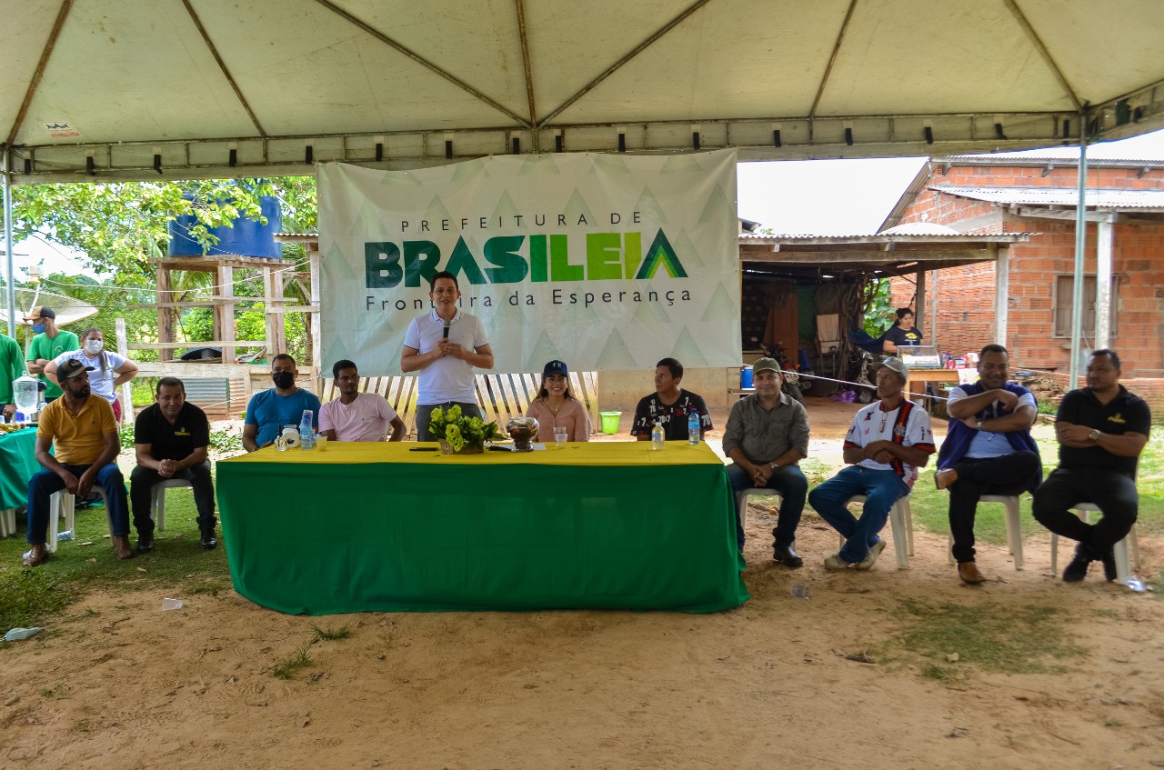 A prefeitura de Brasileia apoiou a iniciativa do governo na doação e garantiu acompanhamento técnico da Secretaria de Agricultura. Foto: Railanderson Frota/Brasileia