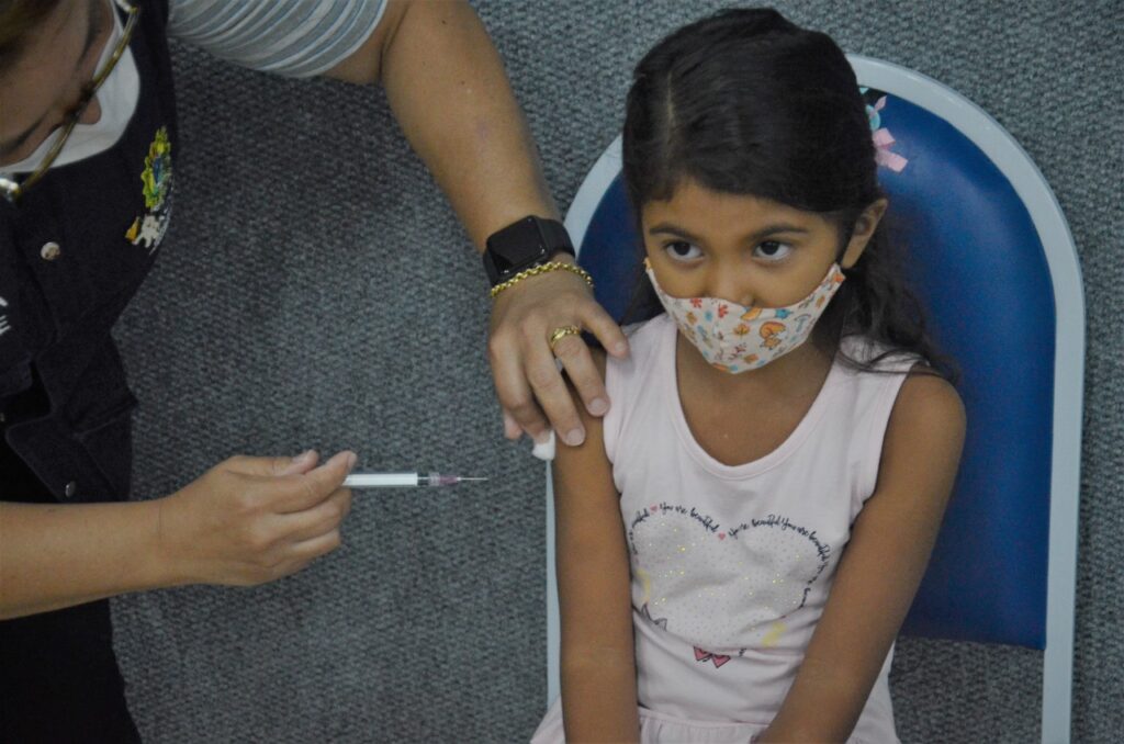 Vacinação busca proteger crianças contra a doença. Foto: Arquivo Secom