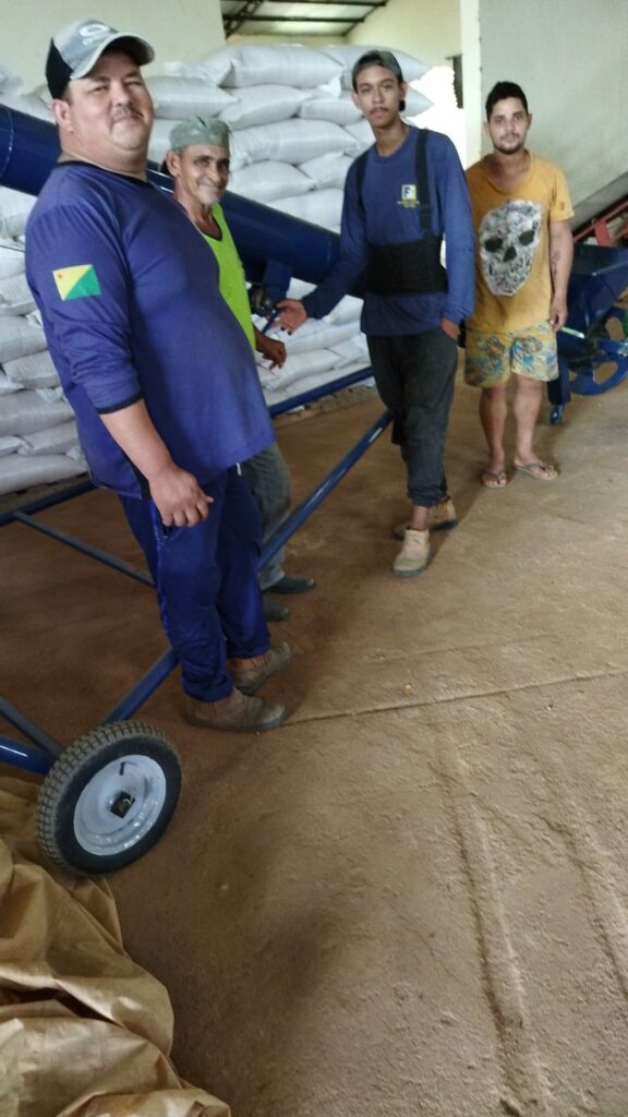 Os equipamentos chupins já estão sendo utilizados no transporte e secagem de grãos nas unidades da Cageacre de três municípios. Foto: cedida
