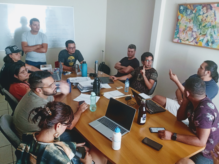 Professores da Emac dialogam sobre a didática que será desenvolvida para os novos alunos. Foto: André Araújo/SEE
