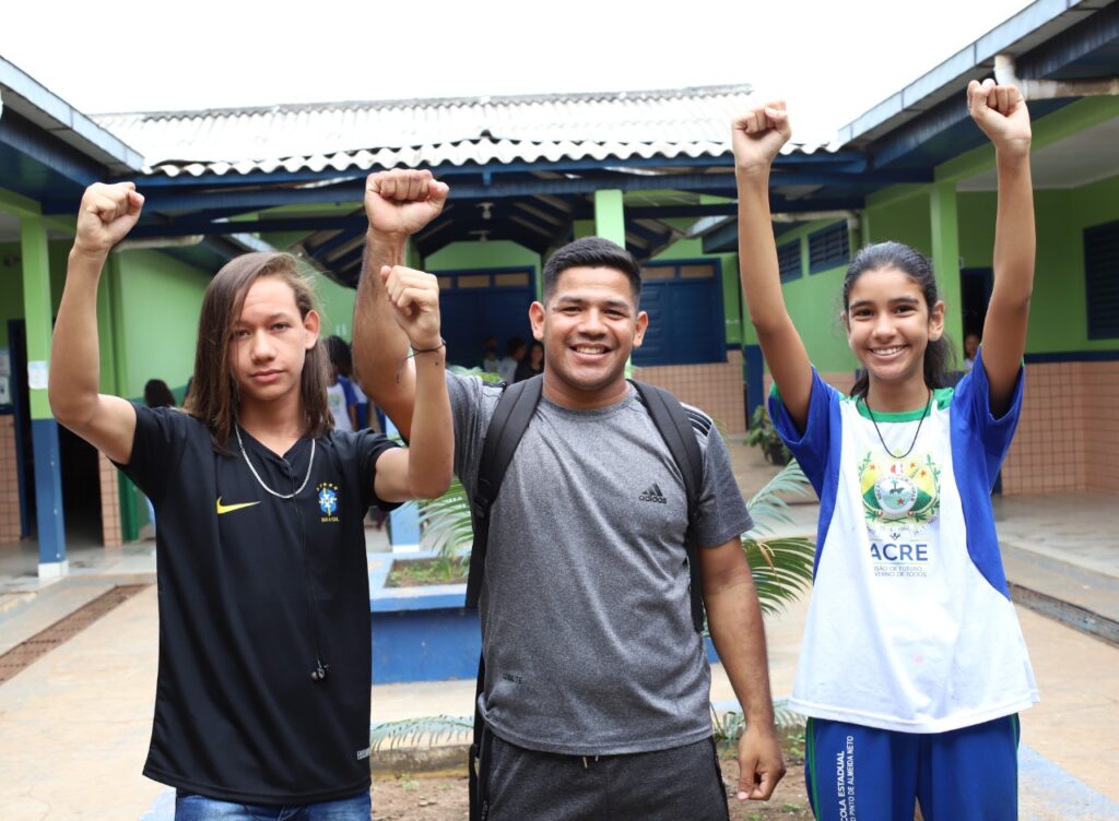 Professor Gil Souza acompanhará os atletas do taekwondo da Escola Edmundo Pinto. Foto: Mardilson Gomes/SEE