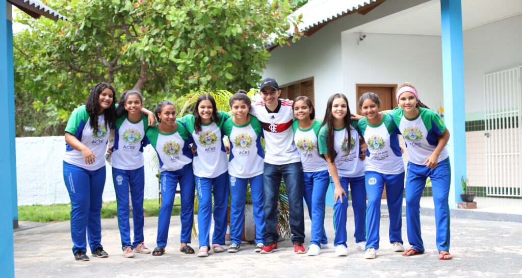 Alunas da escola Plácido de Castro representarão o Acre no futsal feminino. Foto: Mardilson Gomes/SEE