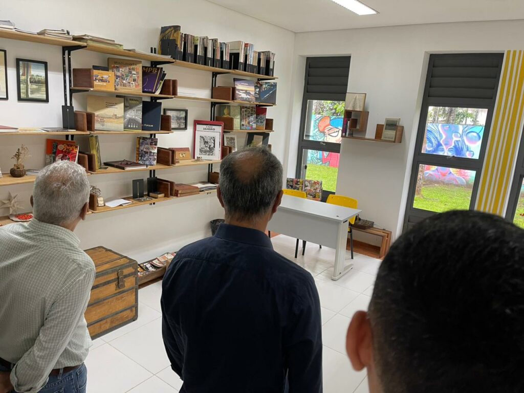 Presidente Minoru Kinpara durante visita a Usina de Artes João Donato. Foto: Assessoria