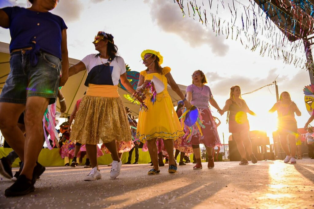 Roda formada no baile da melhor idade chama a atenção do público presente. Foto: júnior Aguiar/Sesacre