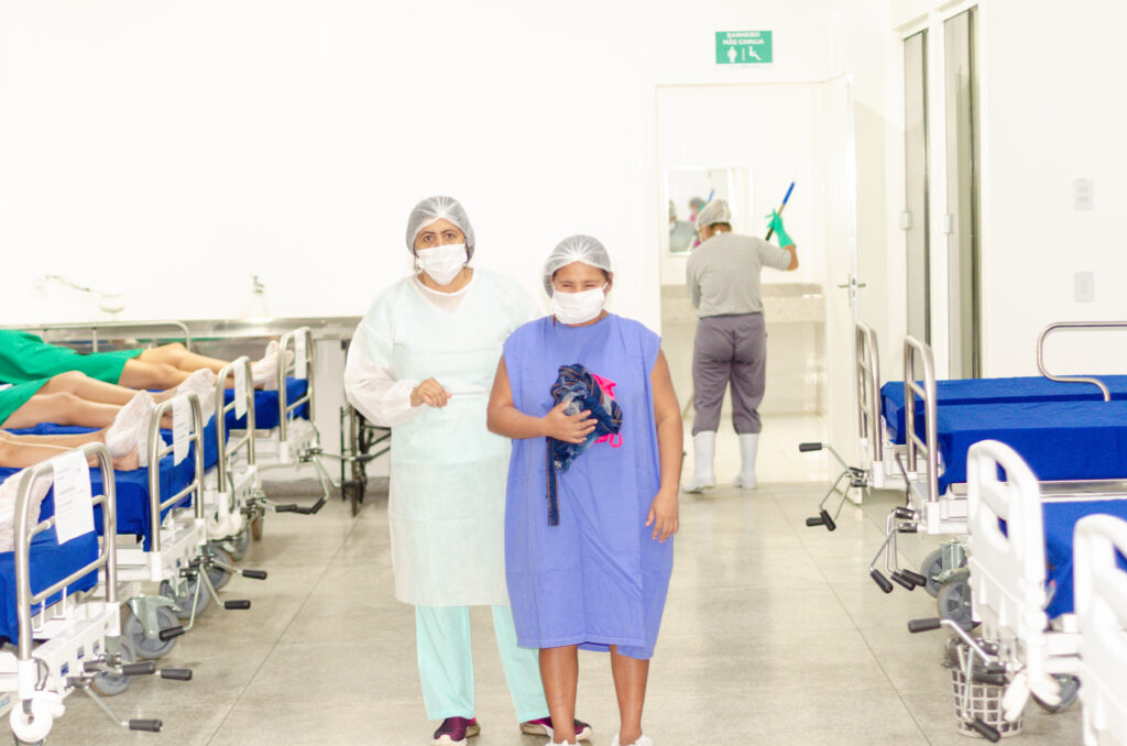 Dona Maria mora em um seringal no interior do município de Xapuri e desta vez conseguiu realizar sua cirurgia. Foto: Raylanderson Frota