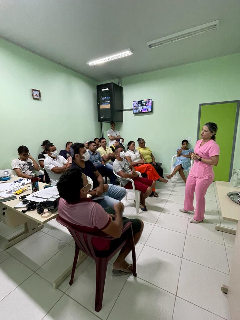 Servidores do hospital de Mâncio Lima participam de capacitação. Foto: cedida