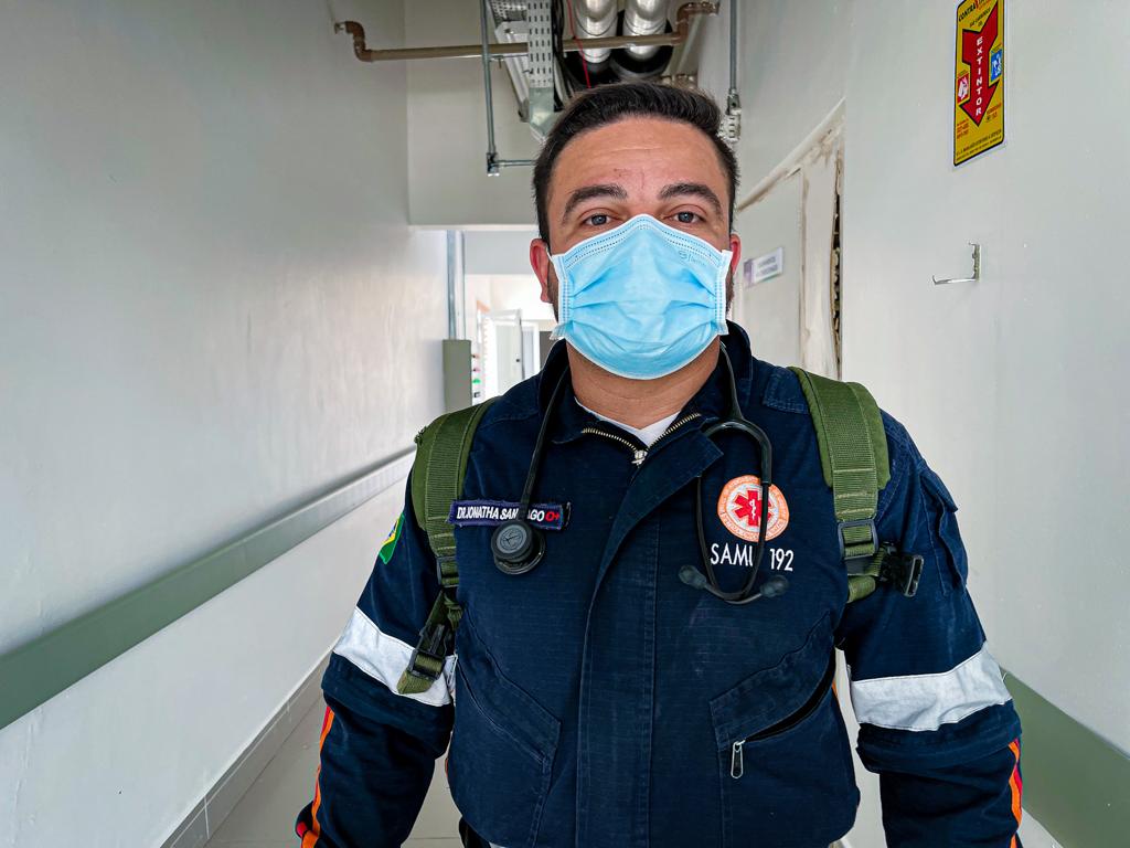 Médico emergencista do Samu, Jonatha Santiago. Foto: Júnior Aguiar/Sesacre