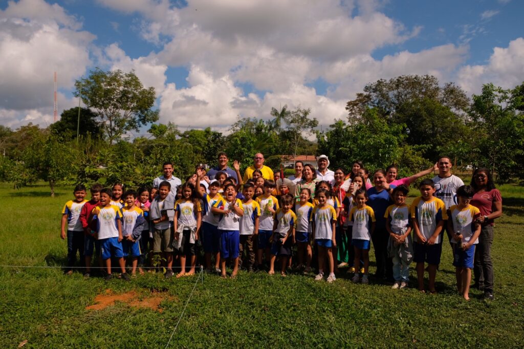 Educação ambiental faz atividade no Viveiro da Floresta, com alunos de escola estadual. Foto: Alexandre Cruz-Noronha/Semapi