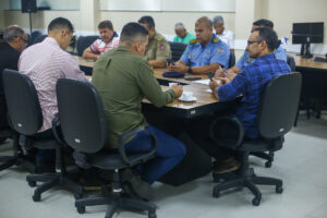 Gestores da segurança pública estadual se reúnem em gabinete de crise instituído nesta quarta-feira, 26. Foto: Dhárcules Pinheiro.