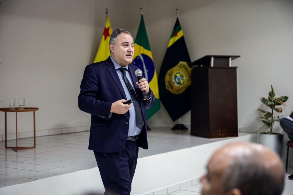 Coordenador-geral do DRCI e palestrante do primeiro dia de evento, Arnaldo Silveira. Foto: José Caminha/Secom