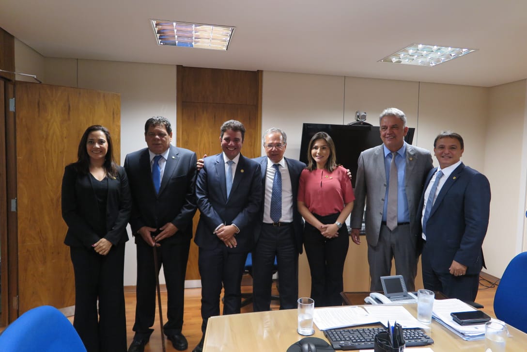 Gladson Cameli se reúne com o ministro Paulo Guedes para discutir propostas a favor do Acre