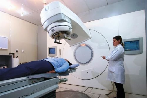Governo contrata físico médico e garante radioterapia para pacientes com câncer
