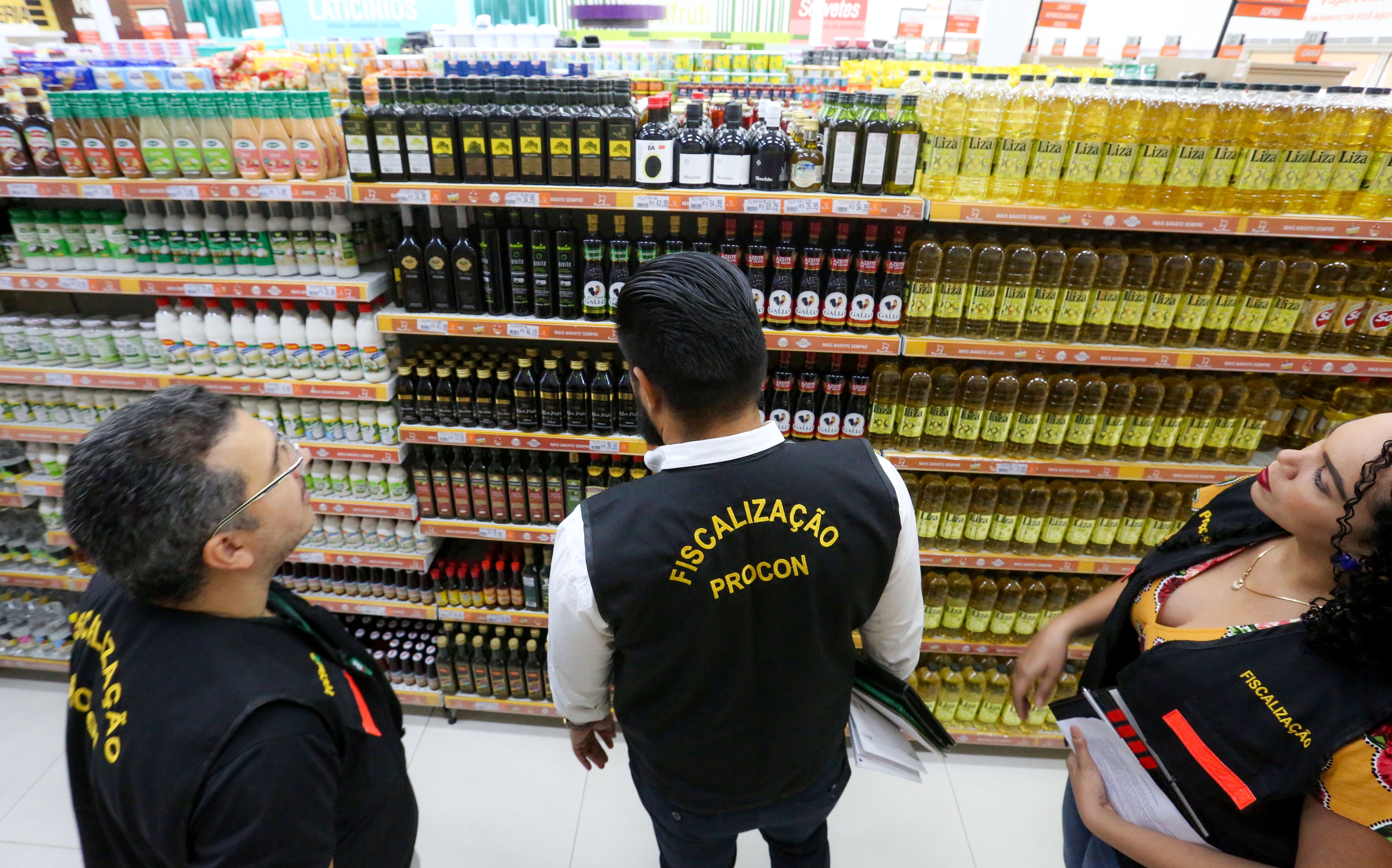 Governo permite abertura de supermercados nos fins de semana e amplia período do Toque de Restrição