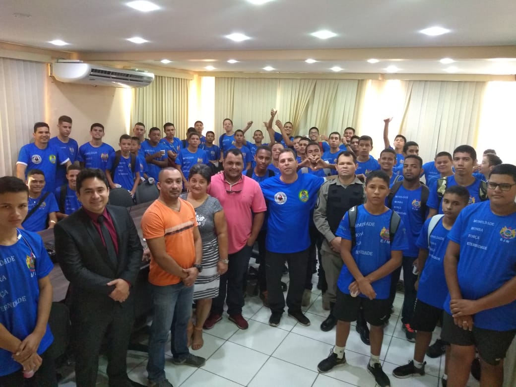 Polícia leva projeto Embaixada Jovem Militar a mais quatro bairros de Rio Branco