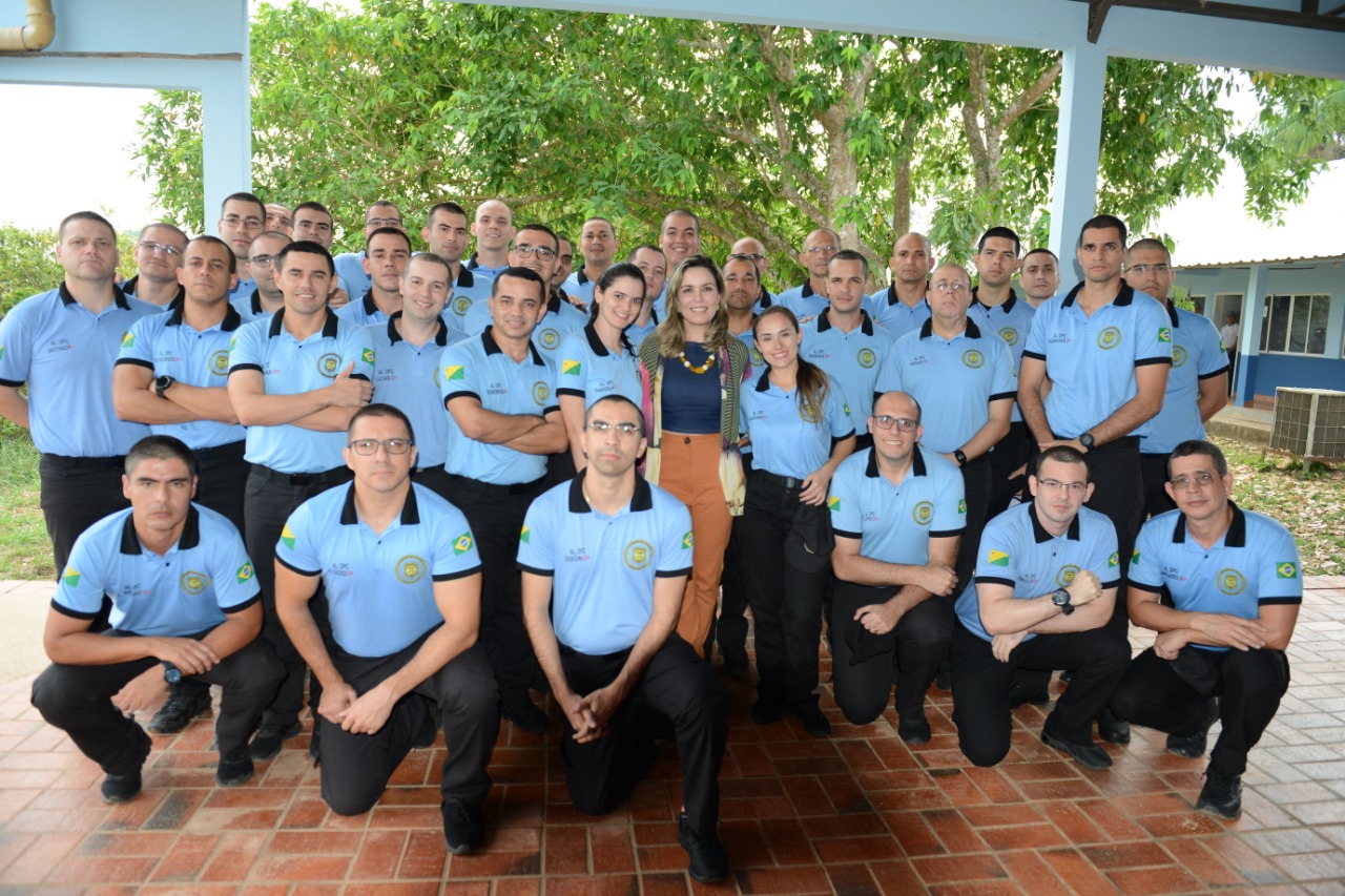 Novos delegados de polícia do Acre recebem aulas de oratória e relacionamento com a mídia