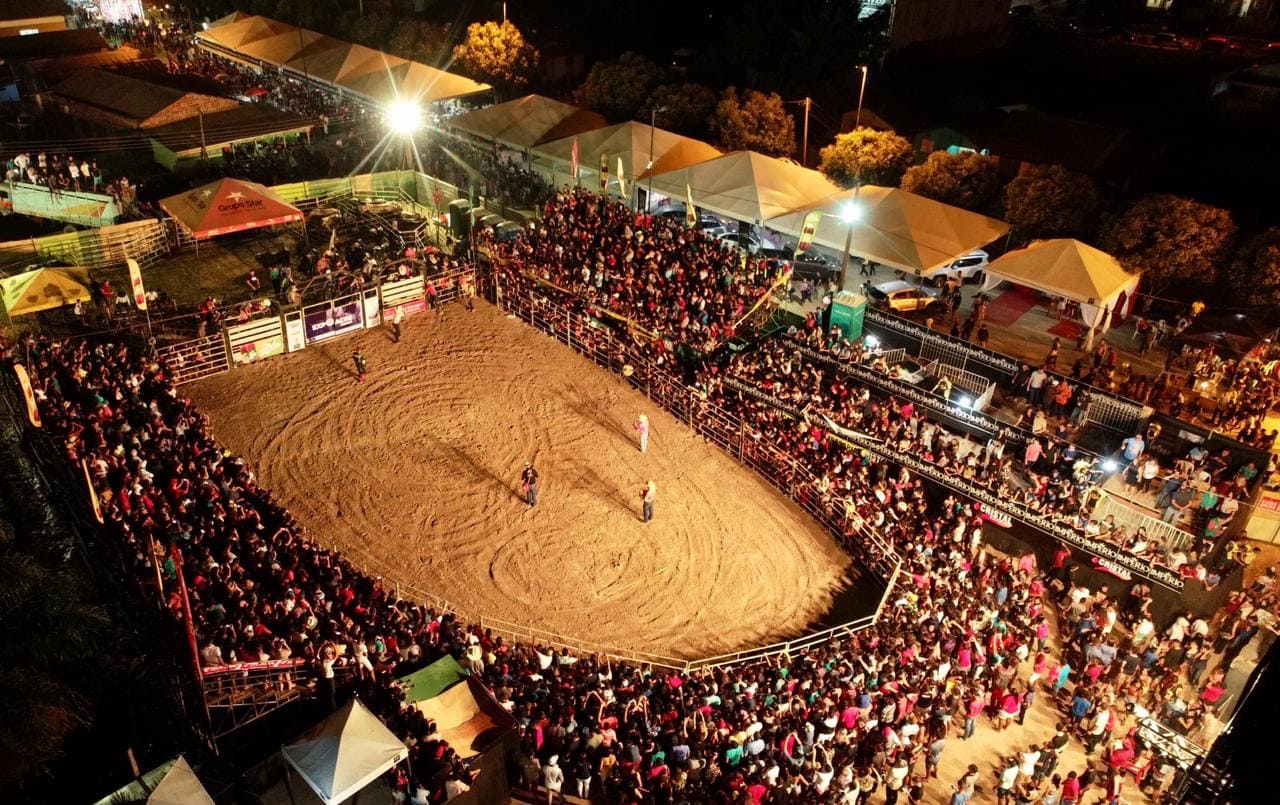 Final Do Rodeio Leva Multidão à Arena De Shows Da Expoacre Juruá ...