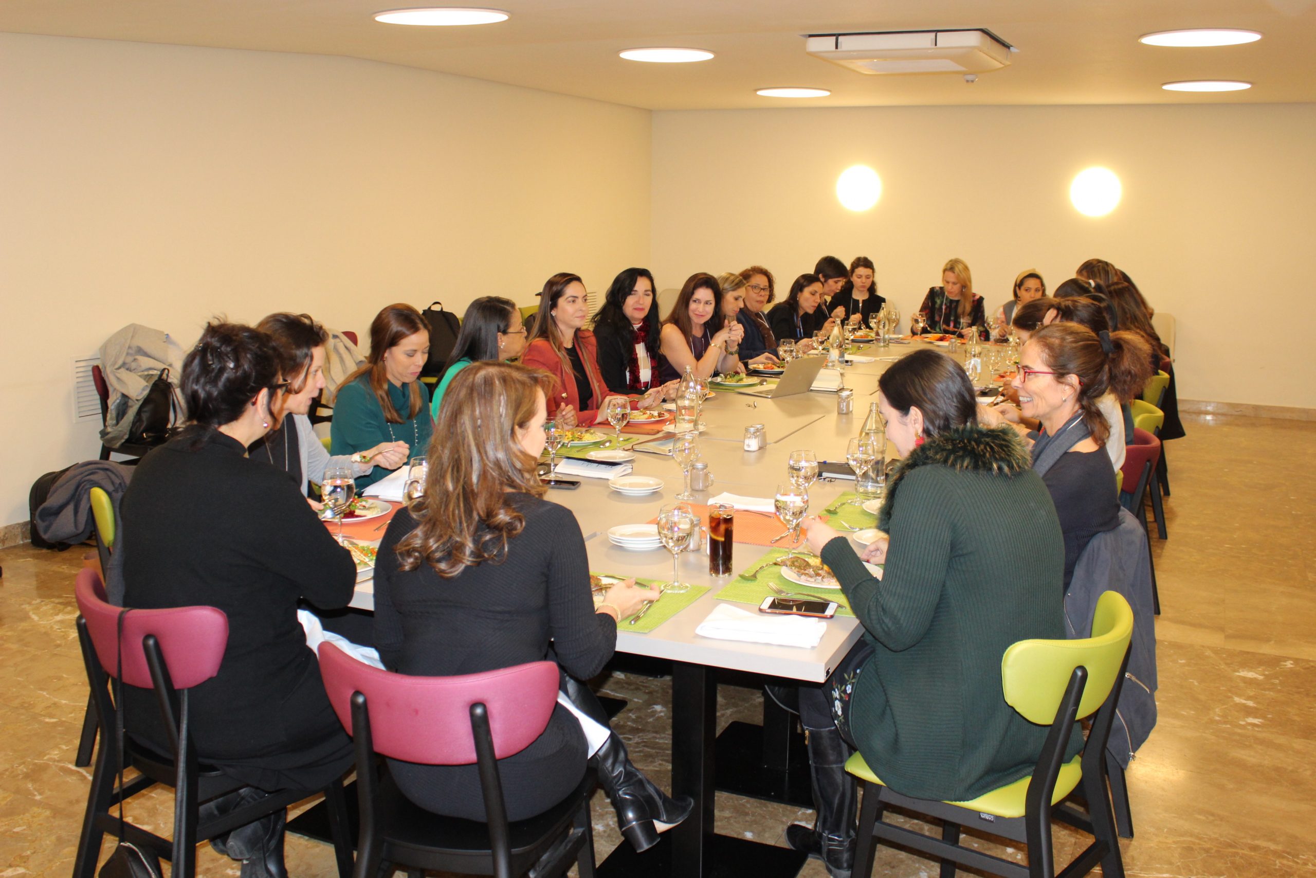 Delegação feminina do Acre participa de debate sobre igualdade de gênero