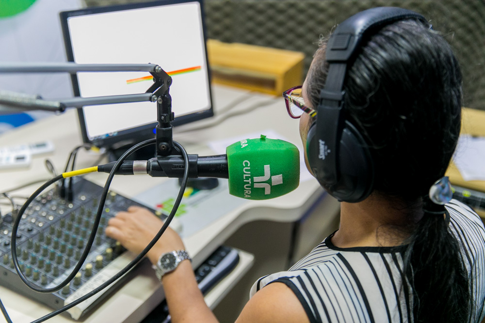 Rádio Aldeia amplia presença digital com programação em formato de podcast