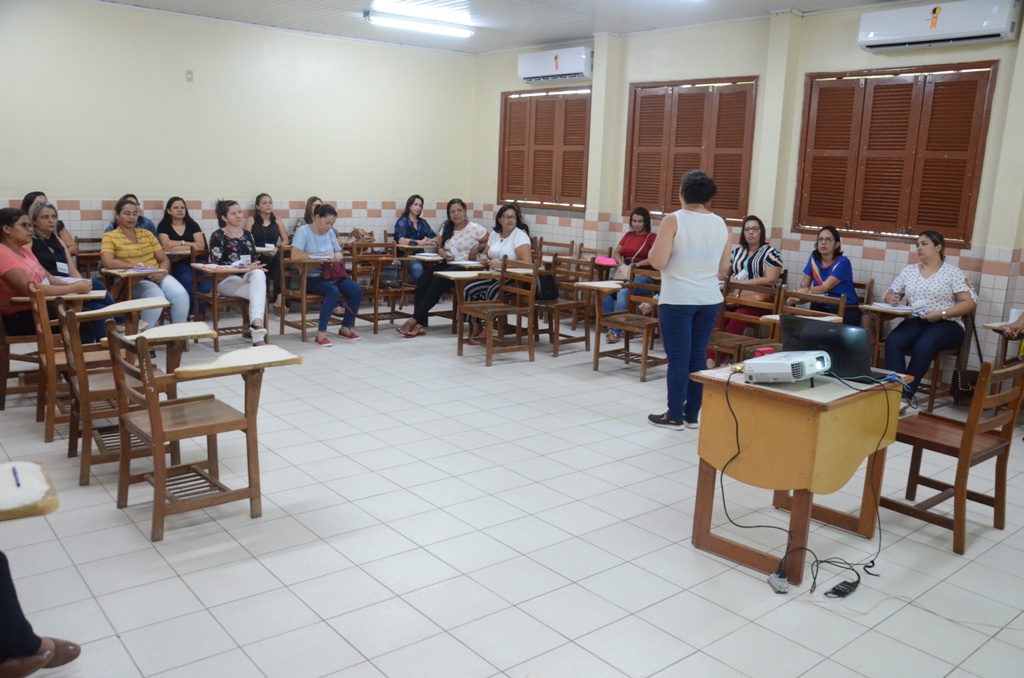 Educação realiza formação de professores em Rio Branco