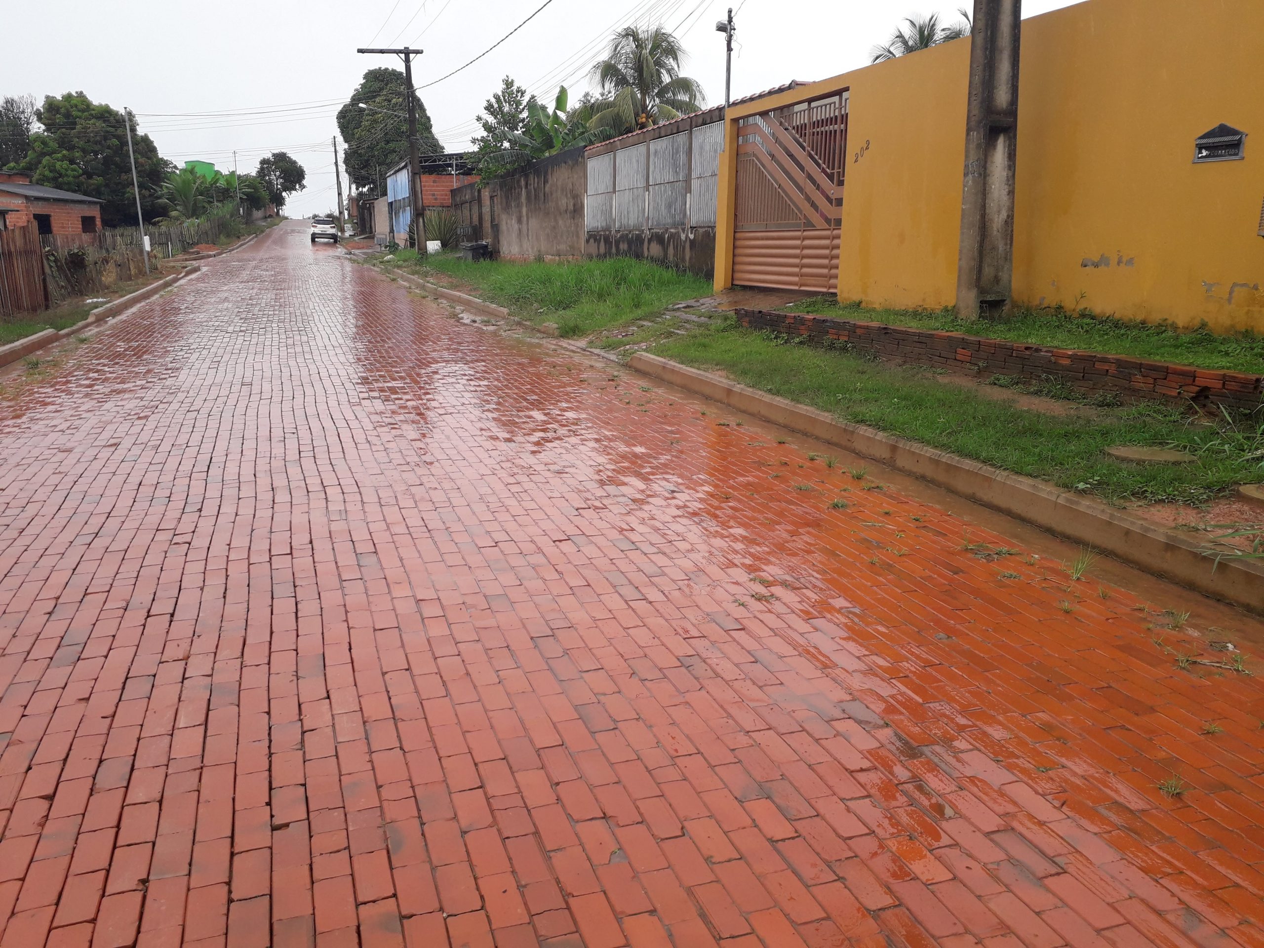 Obras de infraestrutura e saneamento mudam a paisagem em bairro na região do Calafate