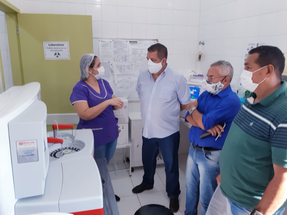 Major Rocha visita Unidade Mista de Saúde de Assis Brasil e conversa com servidores sobre melhorias