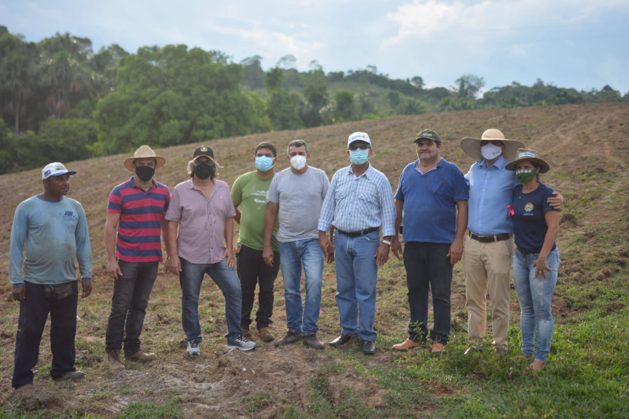 Governo do Estado inicia recuperação de áreas degradadas em propriedades rurais de Cruzeiro do Sul