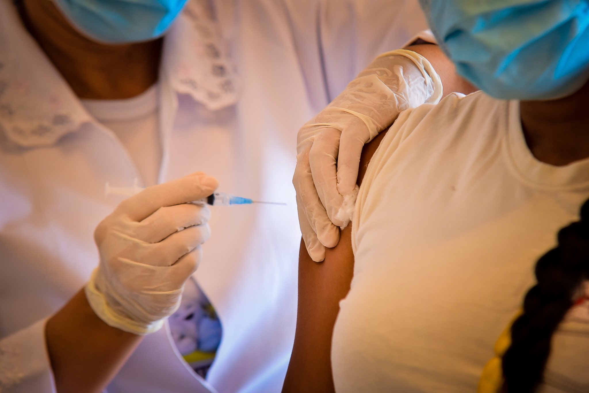 Gladson Cameli sanciona lei que pune fura-fila de vacina da Covid-19 com multa de R$ 10 mil