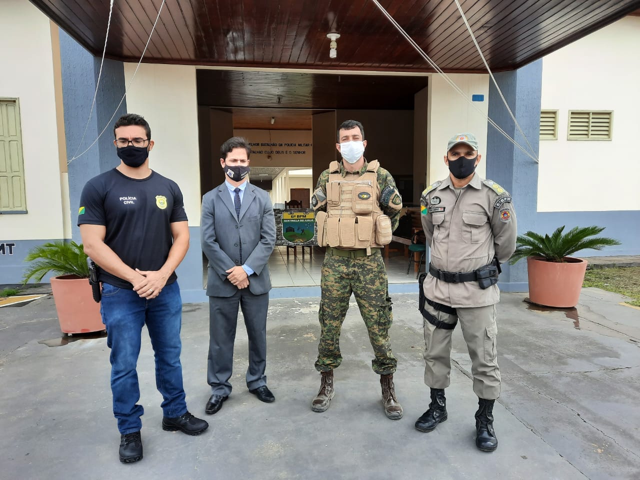 Em ação conjunta, polícias Militar, Civil, Federal e Gefron apreendem quase 200 quilos de droga em Cruzeiro do Sul