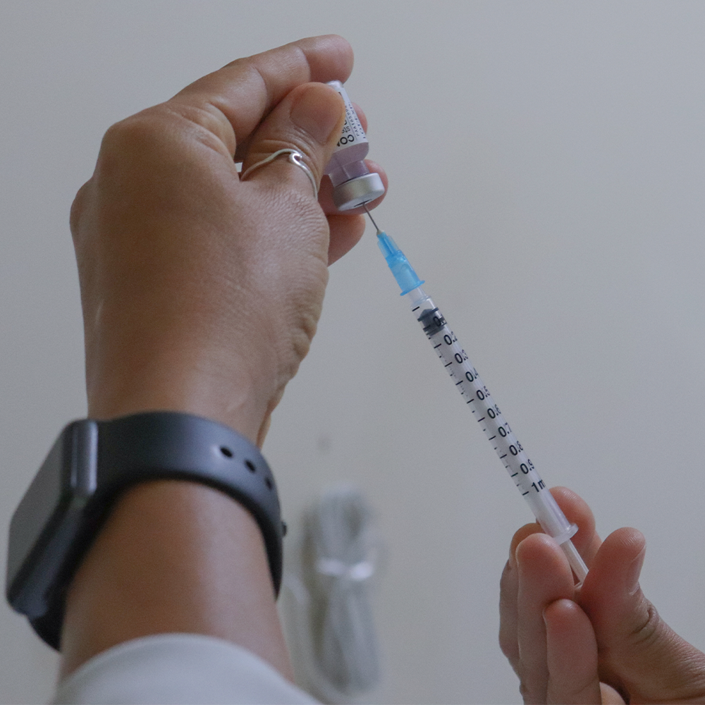 Misturar vacinas de vários laboratórios é um risco à saúde e crime