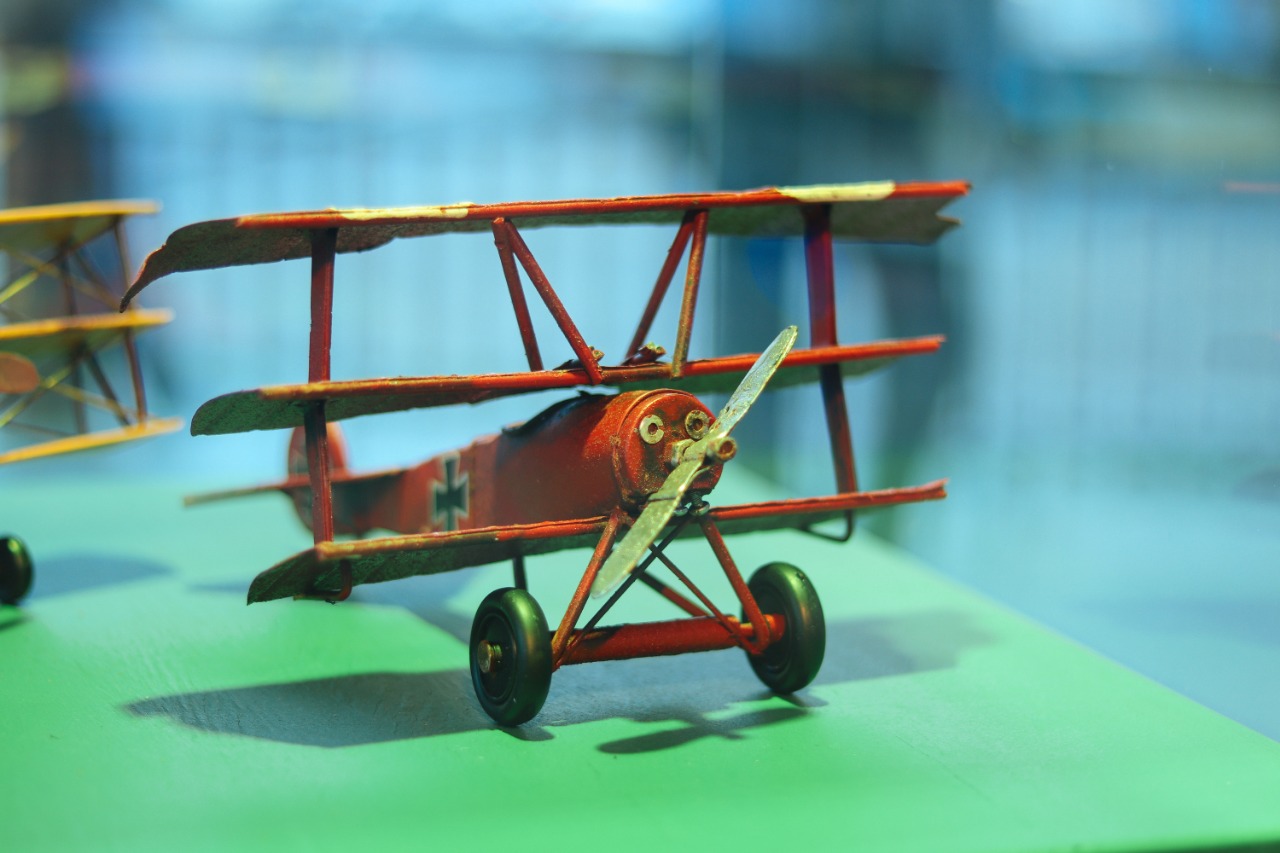 Exposição sobre história da aviação atrai cerca de 2 mil visitantes em uma semana