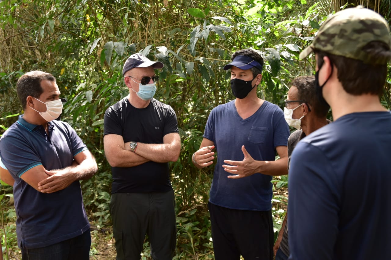 Presidente do BNDES visita cooperativa de extração de murmuru em Rodrigues Alves
