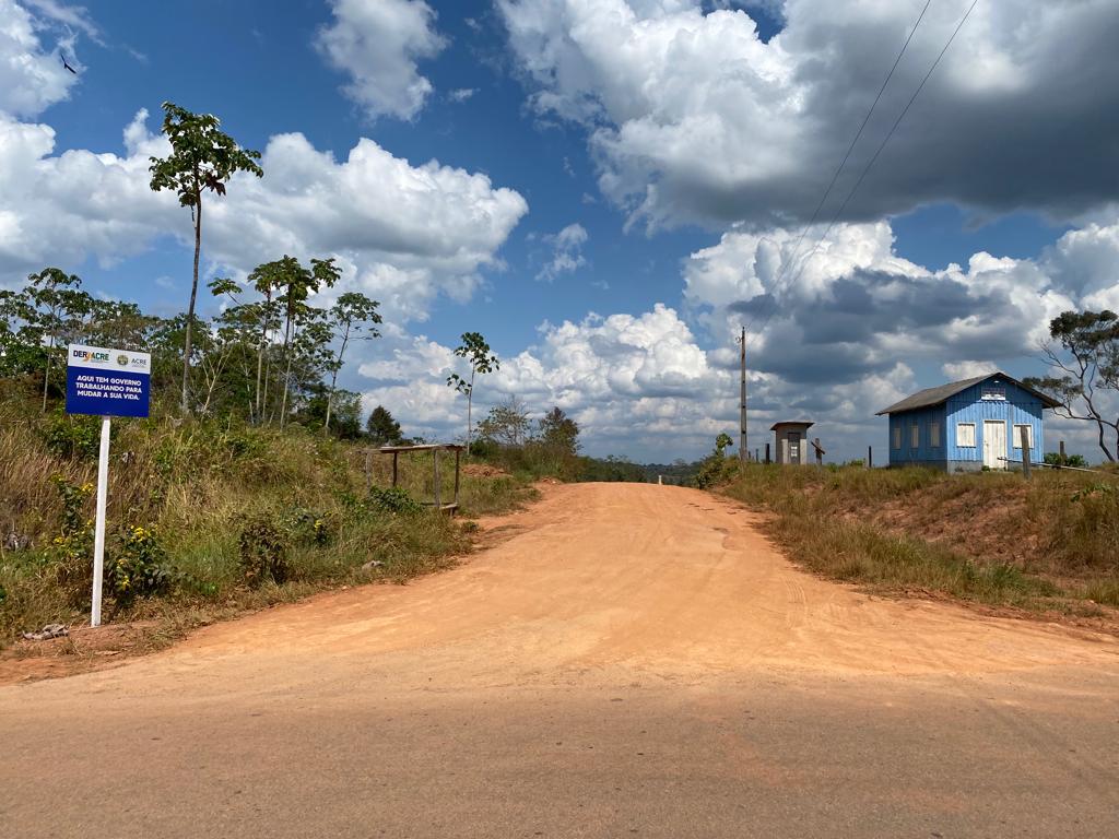 Estado recupera 60 km de ramais da Comunidade Carão, em Rio Branco