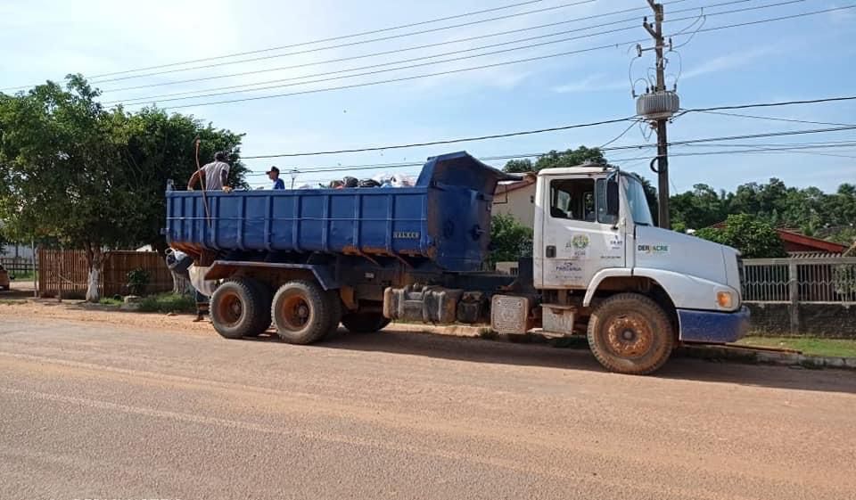 Governo entrega primeiro caminhão caçamba para Sena Madureira