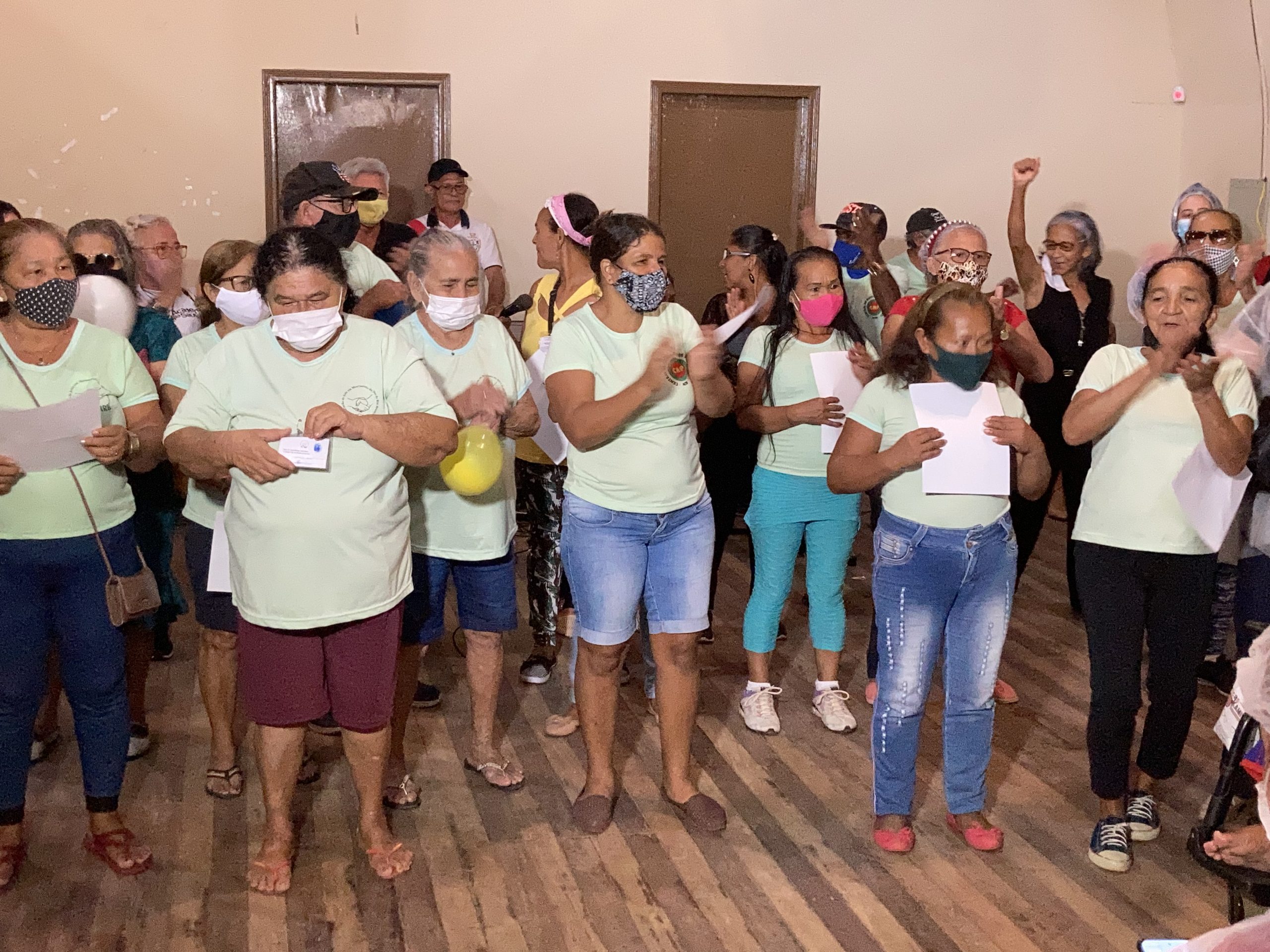 Reabertura do Teatro Barracão é marcada por atividades voltadas para idosos