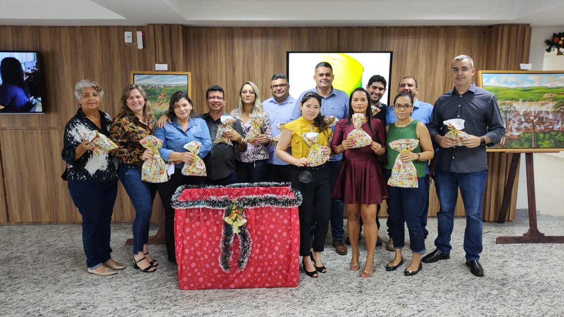 Servidores da Seplag realizam doação para campanha natalina do Gabinete da Primeira-Dama