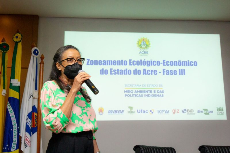 Dra. Vera Reis também é responsável pela coordenação do Centro Integrado de Geoprocessamento e Monitoramento Ambiental (Cigma), local onde foram desenvolvidas as duas plataformas PgCAR e PCigma. Foto: José Caminha/Secom.