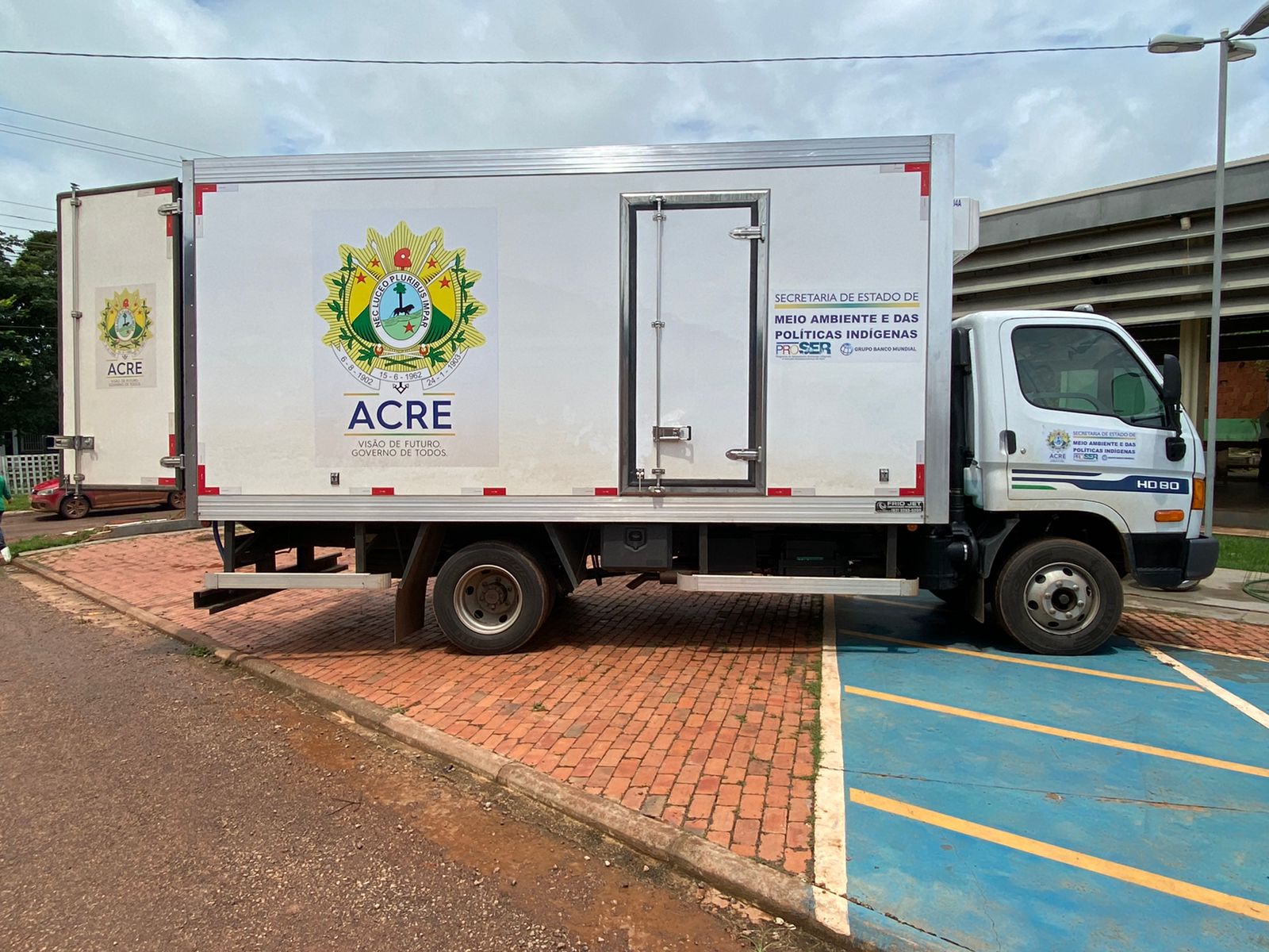 Caminhão com baú refrigerado vai viabilizar transporte adequado das polpas de frutas. Foto: Semapi