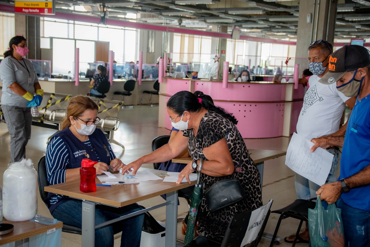 Governo disponibiliza testagem rápida e vacinação contra a covid-19 na OCA, em Rio Branco