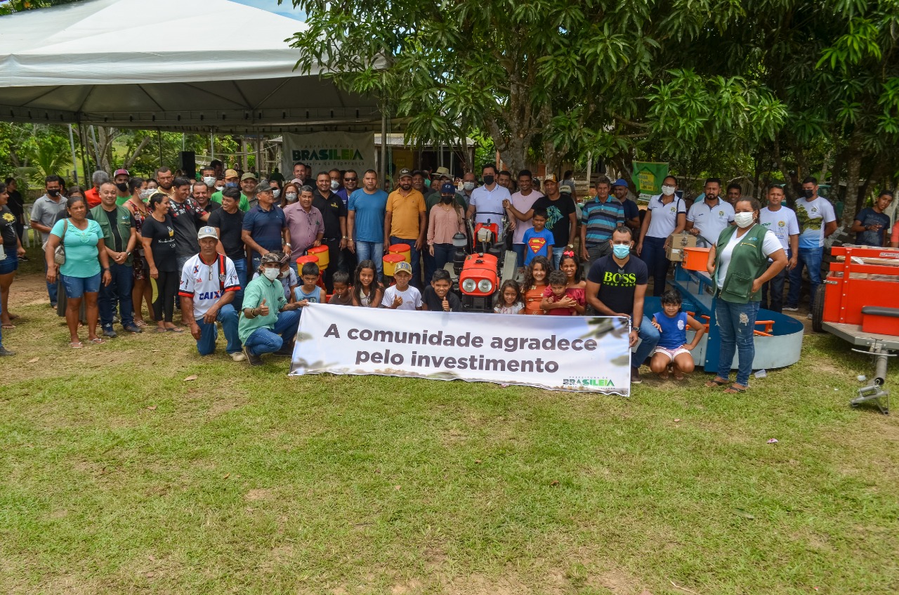 Governo entrega equipamentos para fortalecimento da agricultura familiar em Brasileia