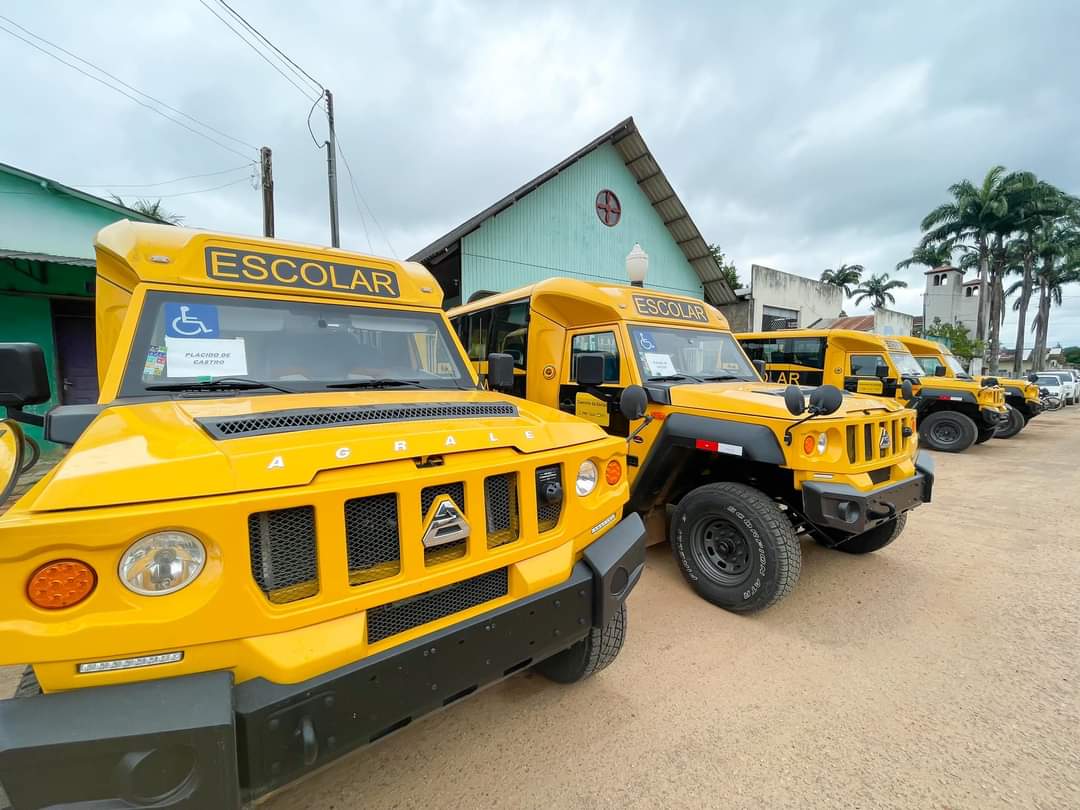 Brasileia, Epitaciolândia e Plácido de Castro recebem novos transportes escolares para unidades da zona rural