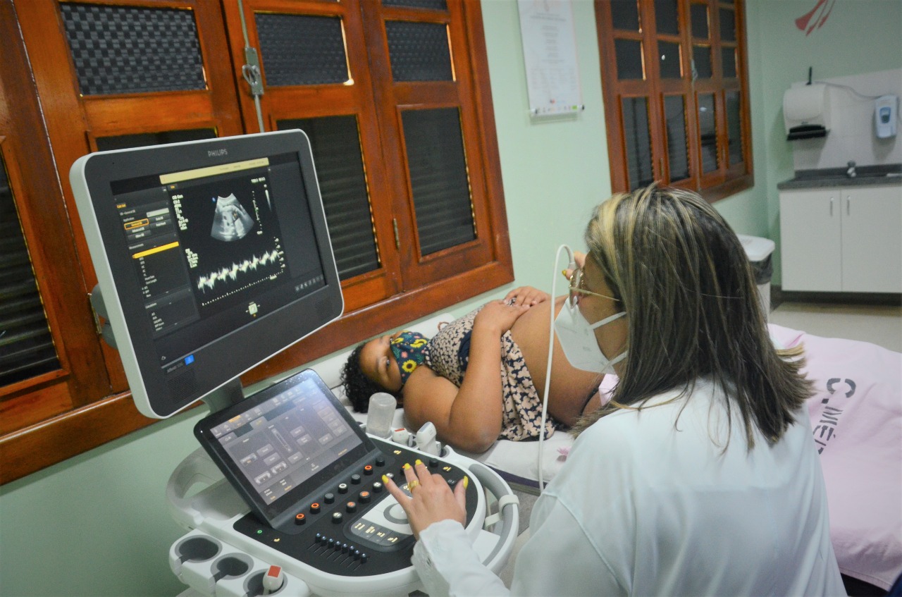 Saúde entrega novos aparelhos de ultrassom à Maternidade Bárbara Heliodora