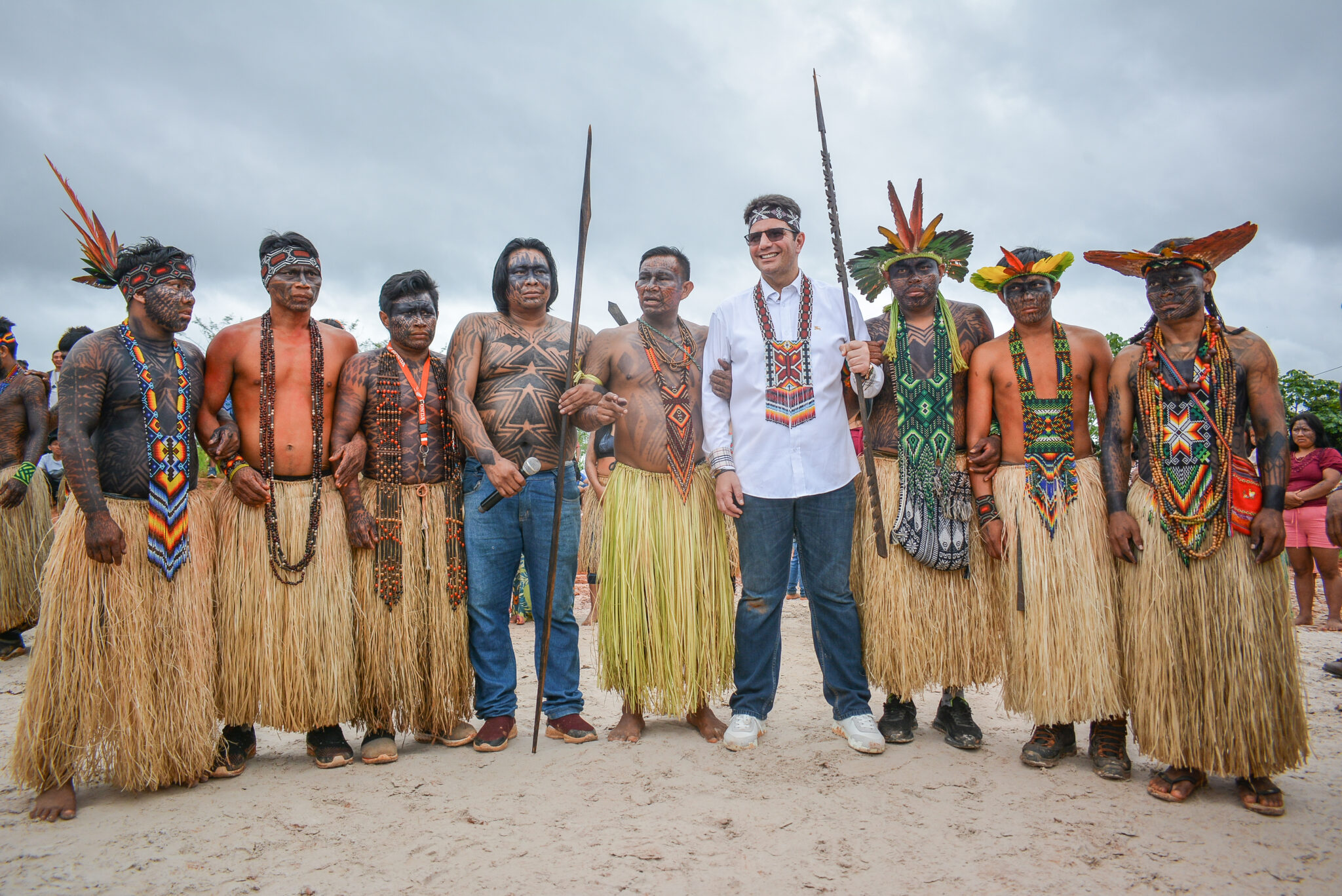 Gladson Cameli participa de encontro com lideranças indígenas na Terra Noke Koi