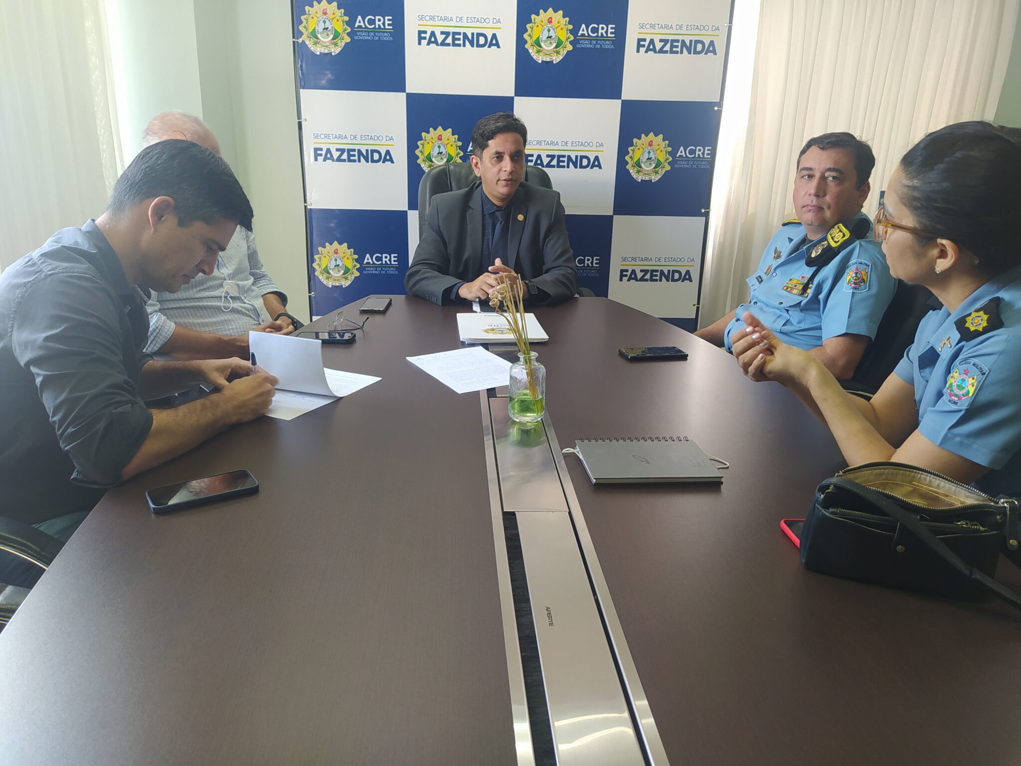 Sefaz e Polícia Militar firmam parceria para fortalecer fiscalização no posto da Tucandeira