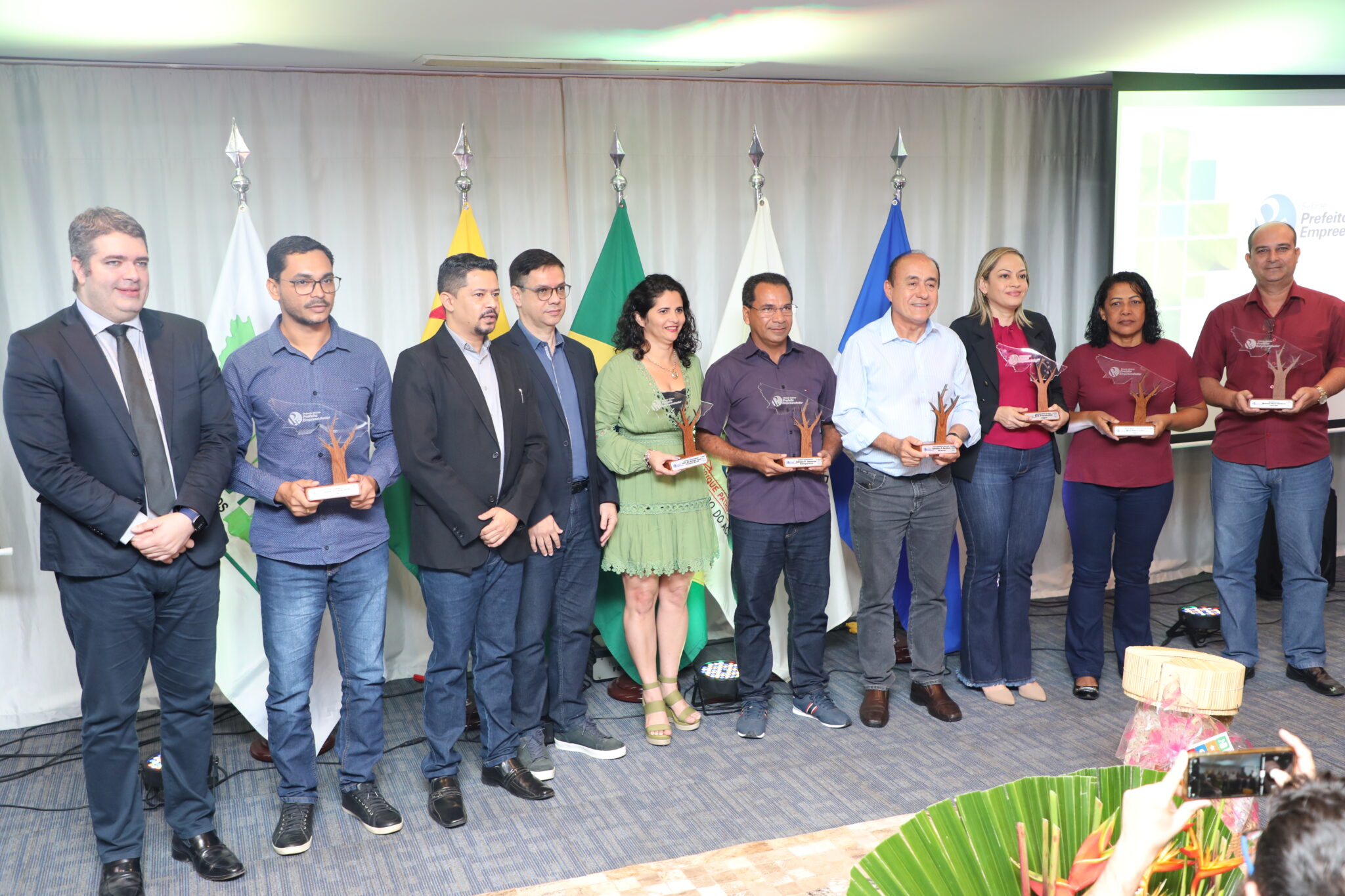 Em cerimônia, governo participa da entrega do Prêmio Sebrae Prefeito Empreendedor