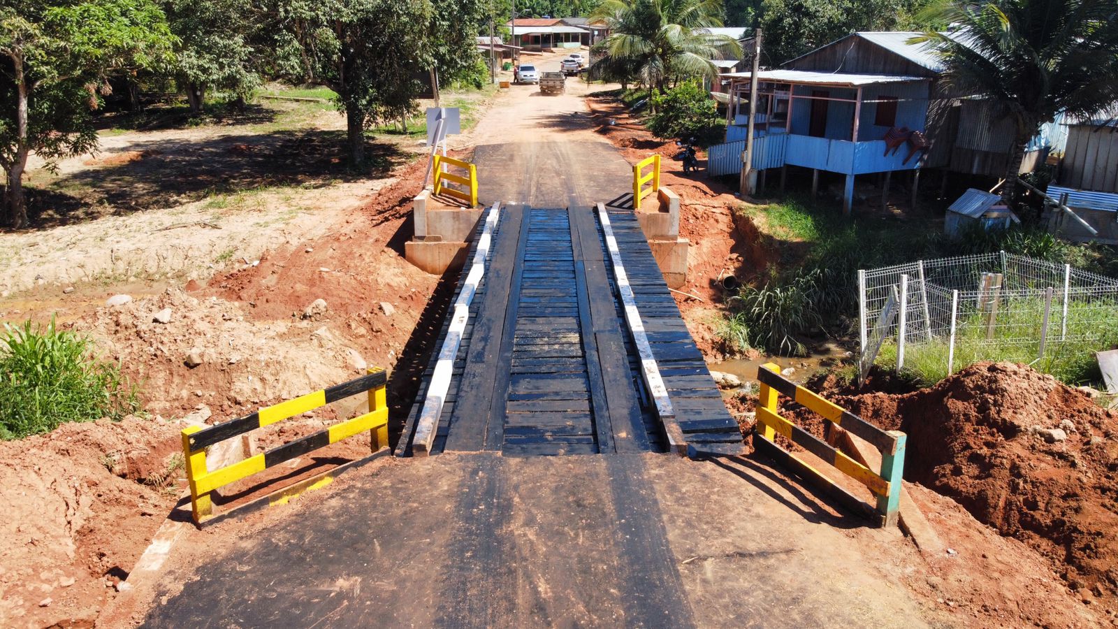 Governo e Prefeitura de Assis Brasil concluem obra sobre ponte do Igarapé Cascata