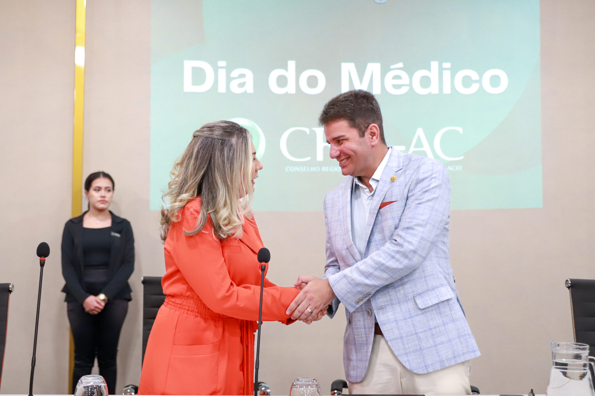Governador participa de homenagem a conduta ética de médicos do Acre