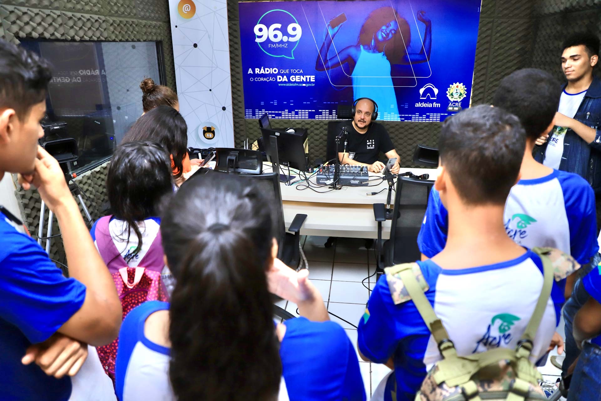 Alunos da rede pública estadual visitam rádios do Sistema Público de Comunicação