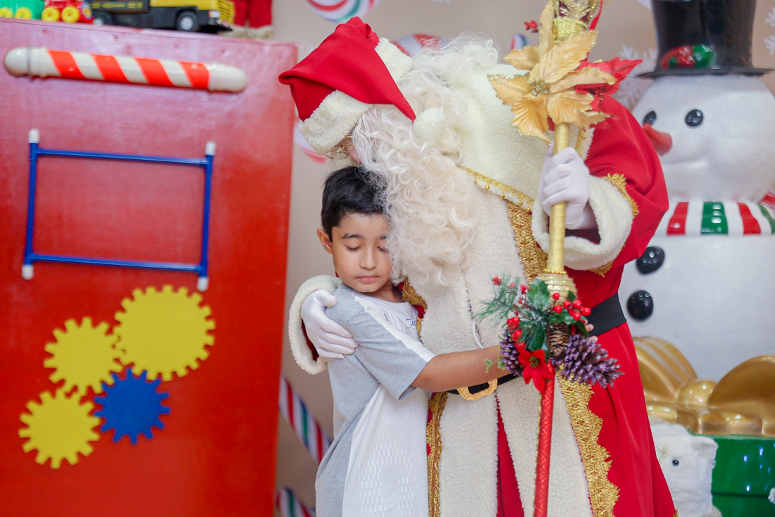 Famílias visitam Casinha do Papai Noel: “Cada detalhe emociona e renova as nossas forças”