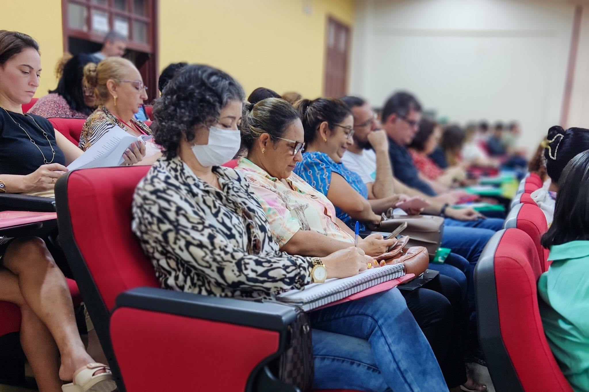 Educação realiza seminário sobre legislação e normas do ensino médio em Rio Branco