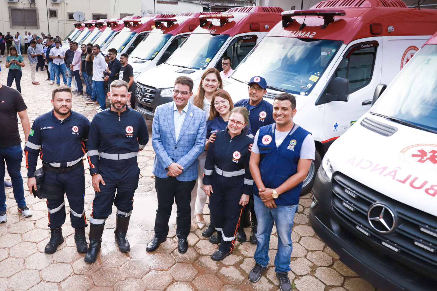 Saúde conclui entrega de ambulâncias a municípios das três regionais